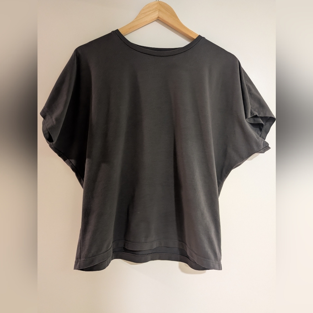 *4 For 20* Uniqlo Airism Dark Grey T-shirt